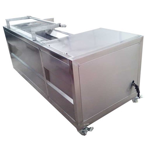 Komercialni stroj za pranje in lupljenje korenja